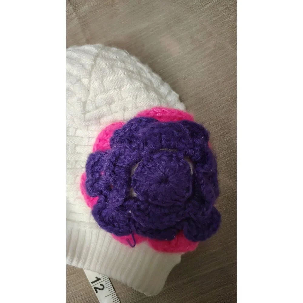 Spyder Girls Bitsy Rosie Kids White and‎ Floral Beanie